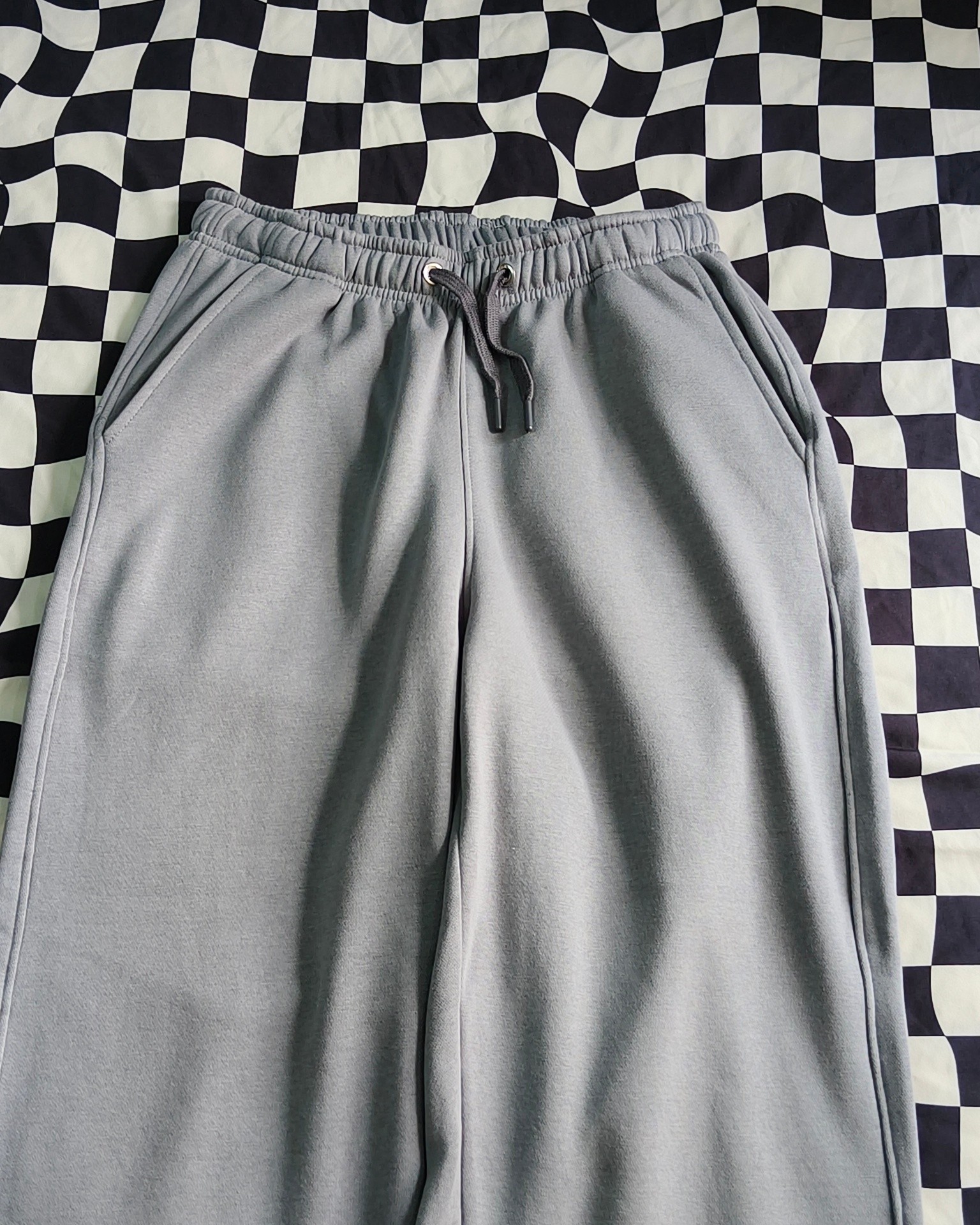Relaxed Studio Lounge Sweatpants — Charcoal